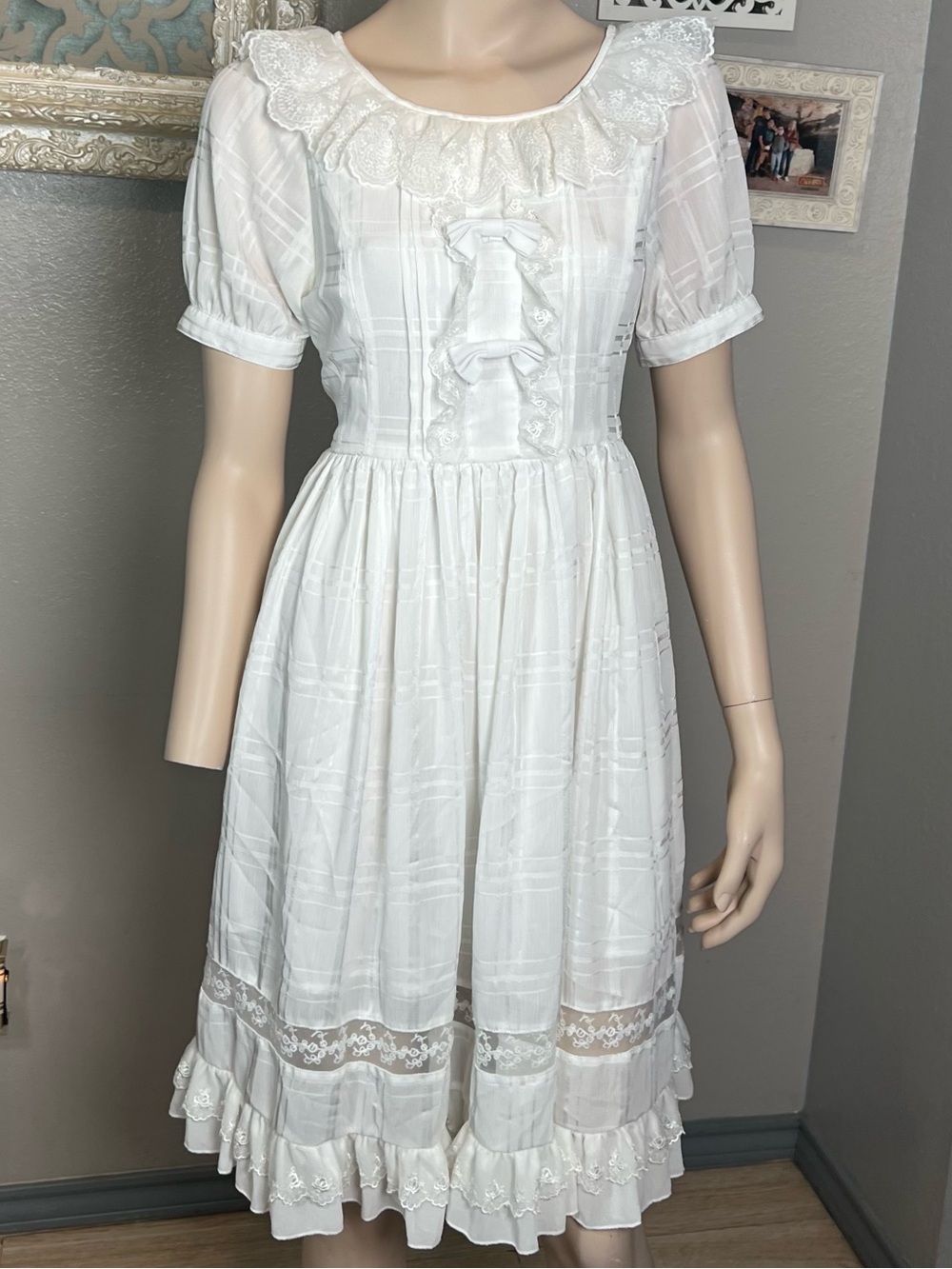Lolitimes White Lace-Trim Midi Lolita Dress with Ruffle Collar - Picture 3 of 14